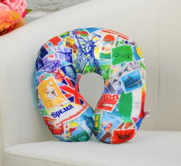 Подушка-подголовник "Время путешествий"